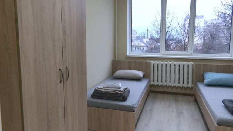 За квітень за розселенням у прихистках звернулися 249 евакуйованих жителів Донеччини: що відомо