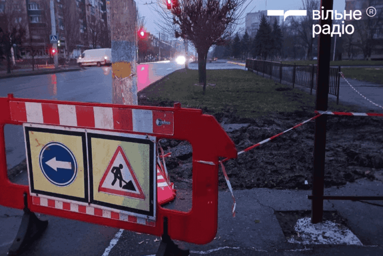 Понад десять кілометрів дороги між Словʼянськом і Майданом ремонтуватимуть цього року: як це вплине на рух