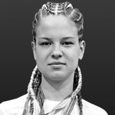 Мечтала стать тренером, чтобы работать с детьми: вспомним 17-летнюю кикбоксерку Карину Бахур из Харьковской области