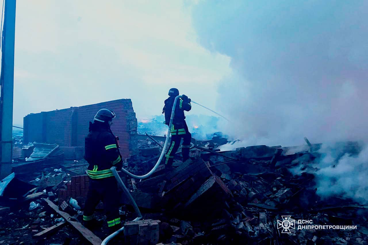 зруйнований житловий будинок у Дніпрі після масованої російської атаки по Дніпропетровщині 18 травня 2026 року
