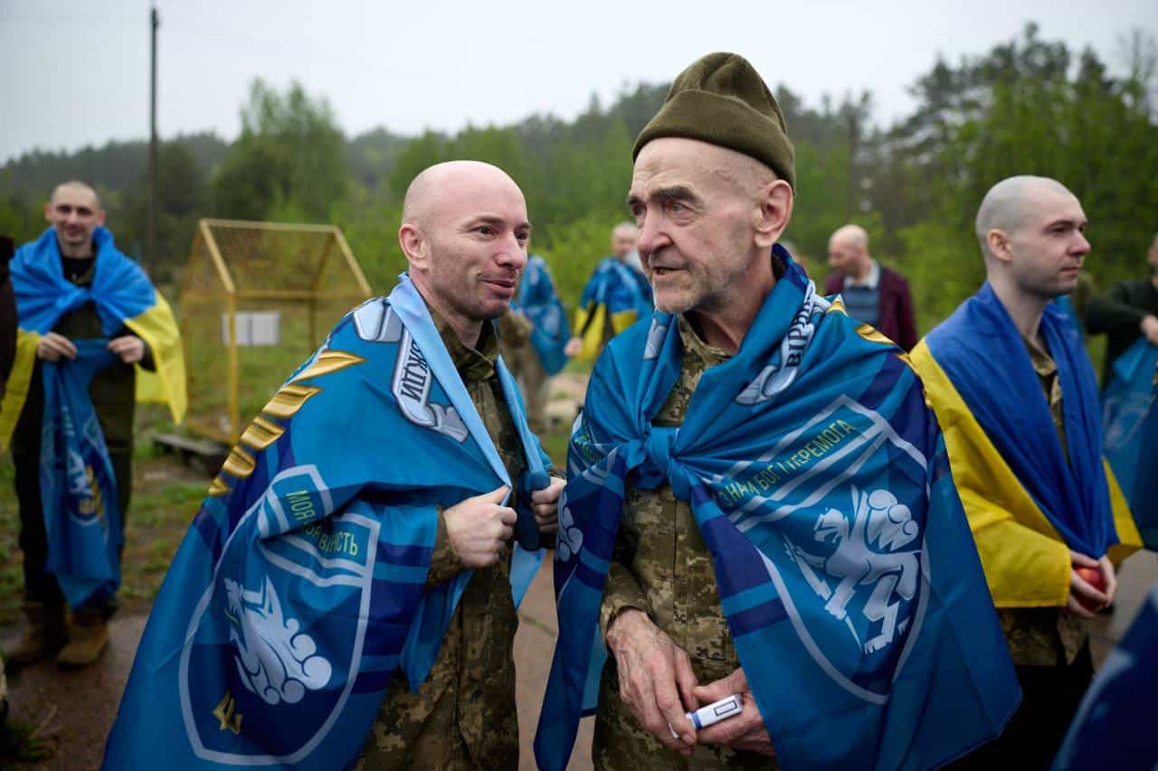 Перший етап обміну військовополоненими "1000 на 1000": 205 українських захисників повернулися з російського полону