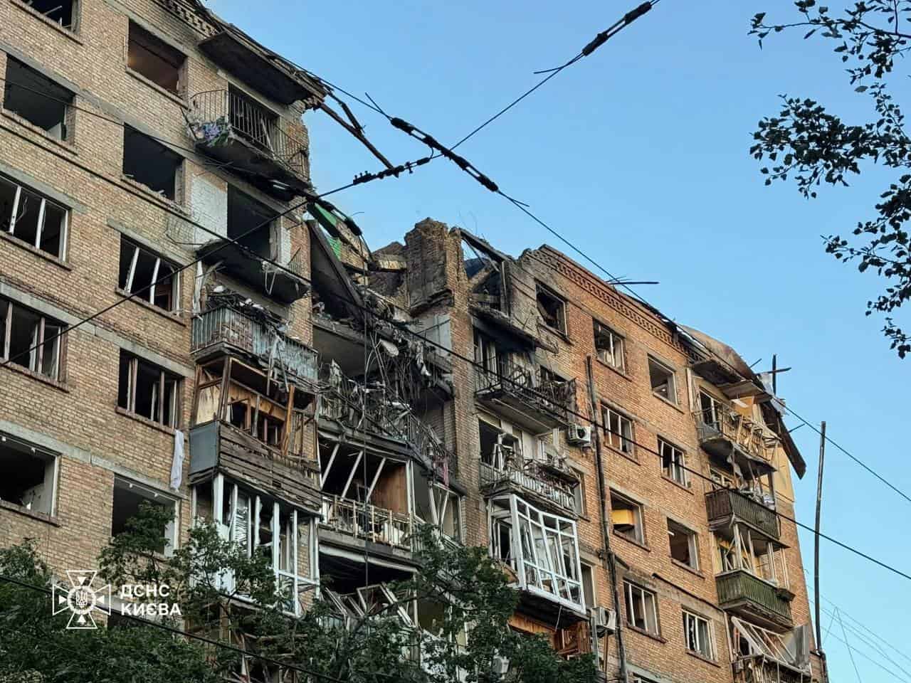 Росіяни масовано атакували Україну, найбільше постраждав Київ — там понад півсотні поранених