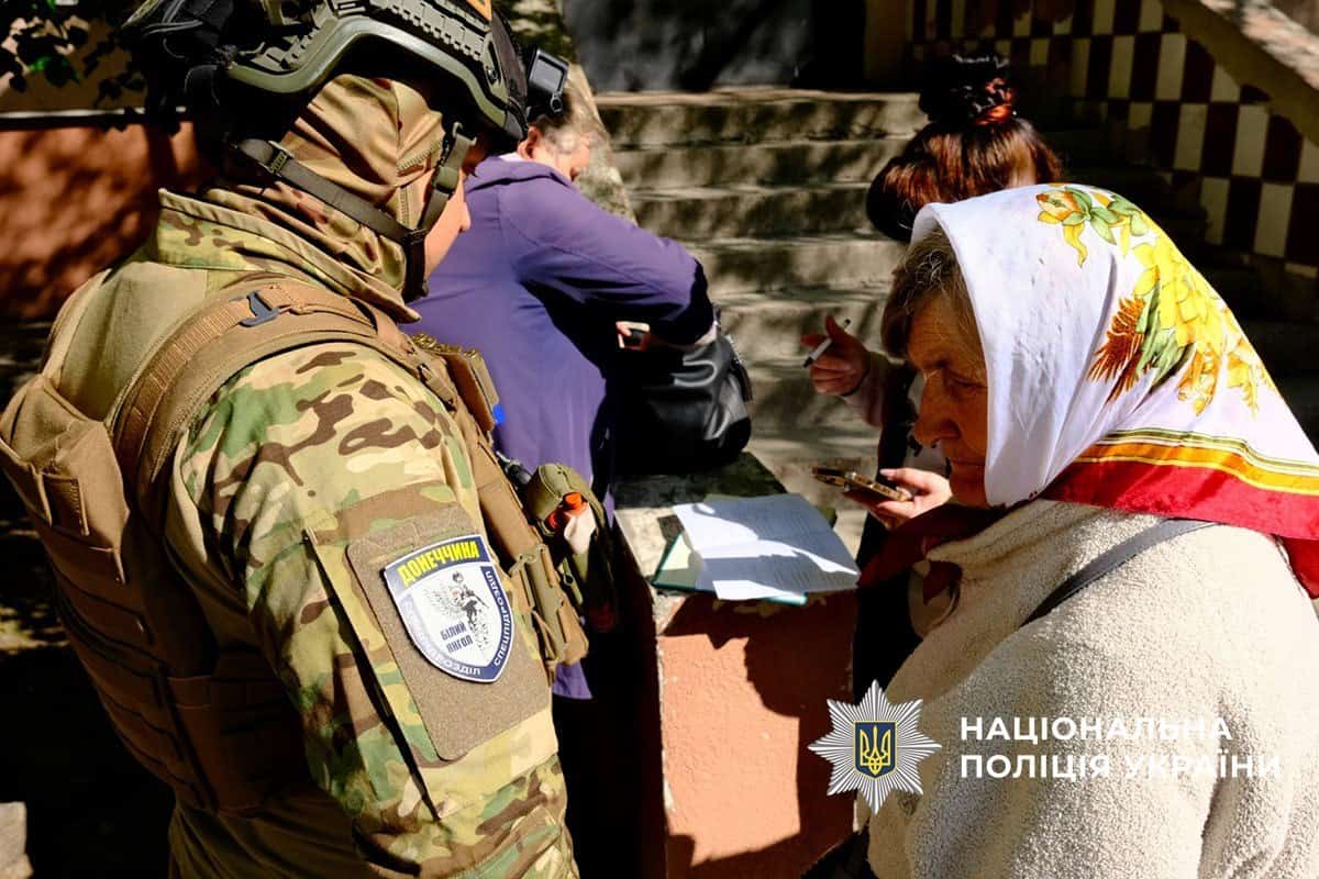 Жили під щоденними обстрілами: з Миколаївки евакуювали ще чотирьох людей, більшість з них — літні