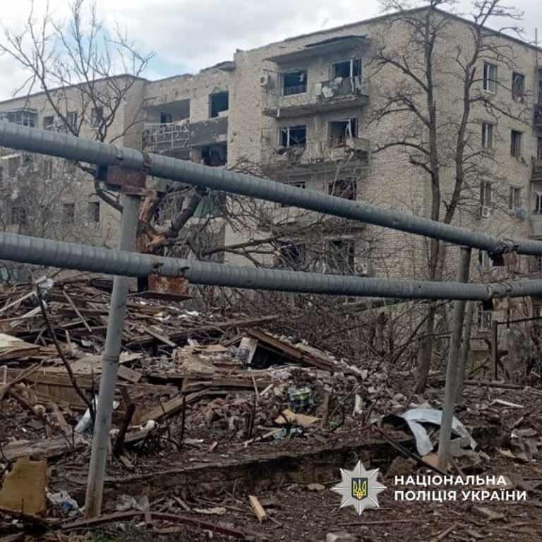 Два человека погибли, еще девять ранены из-за ударов России: сутки 2 мая на Донетчине (СВОДКА)