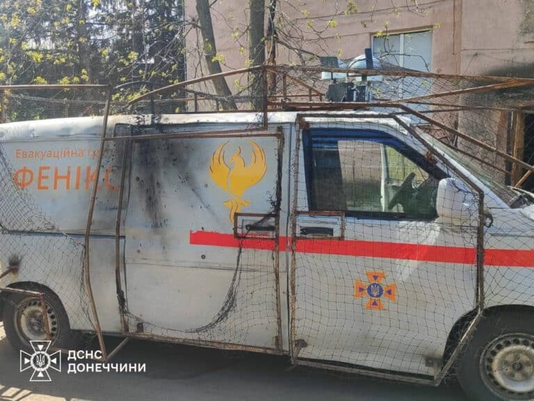 За останній місяць російські військові двічі били по рятувальниках ДСНС дронами: що відомо