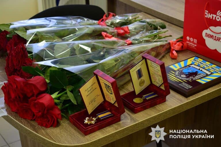 Трёх полицейских из Донетчины посмертно наградили государственными наградами