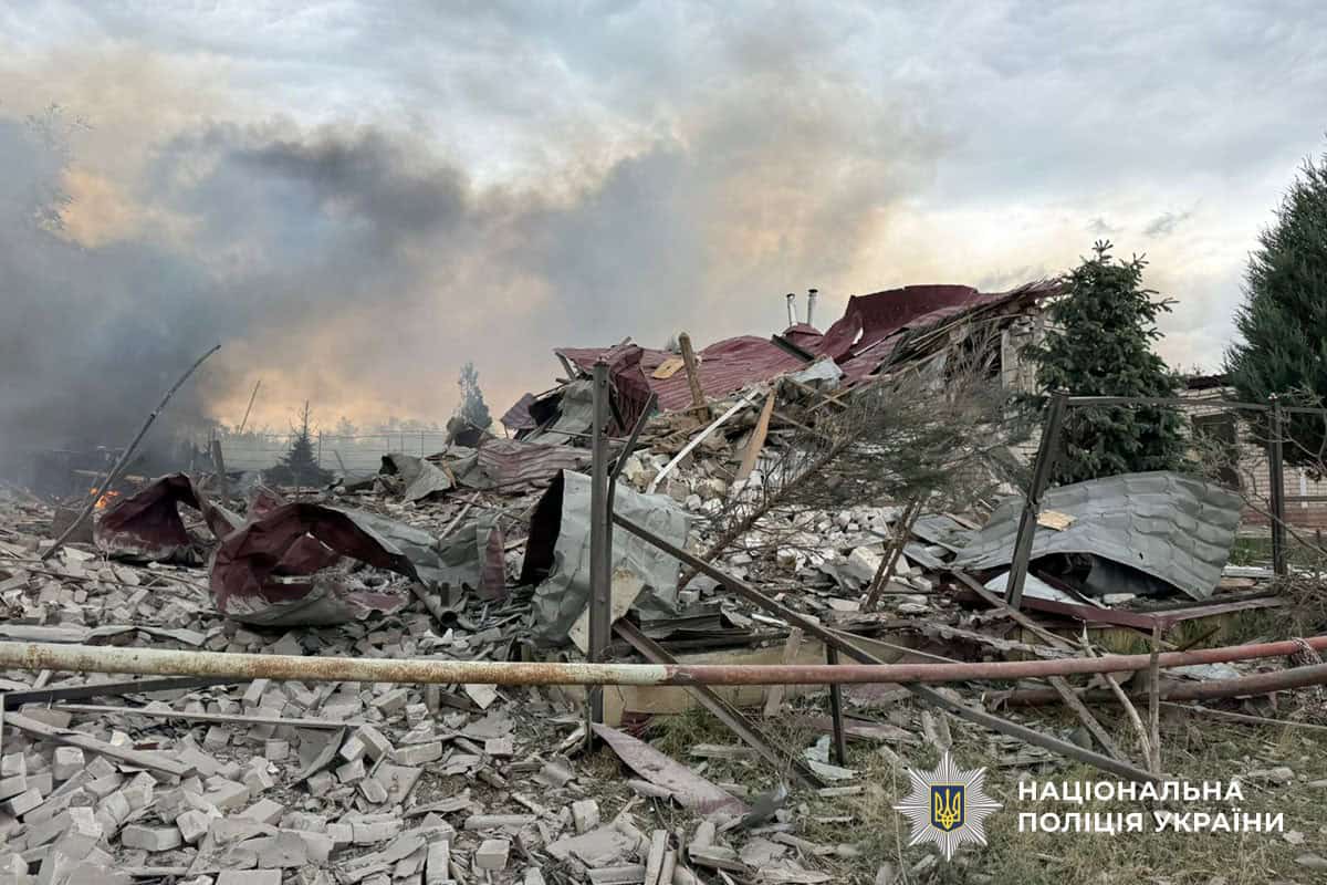 Зруйновані будинки у Миколаївці після обстрілів армії РФ, внаслідок яких загинули п’ятеро людей