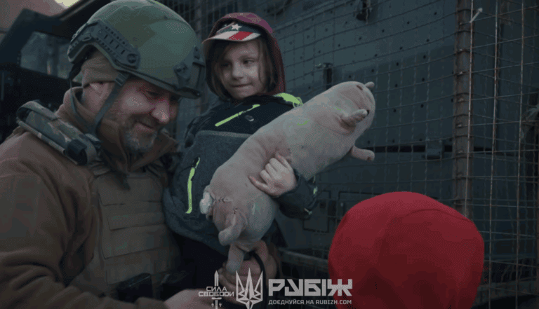 Потеряли родителей из-за атаки России: из окруженного боями Доброполья эвакуировали двух детей