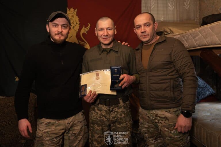 Майже рік тримав позицію в Часовому Ярі: піхотинцю 24 бригади надали звання Героя України