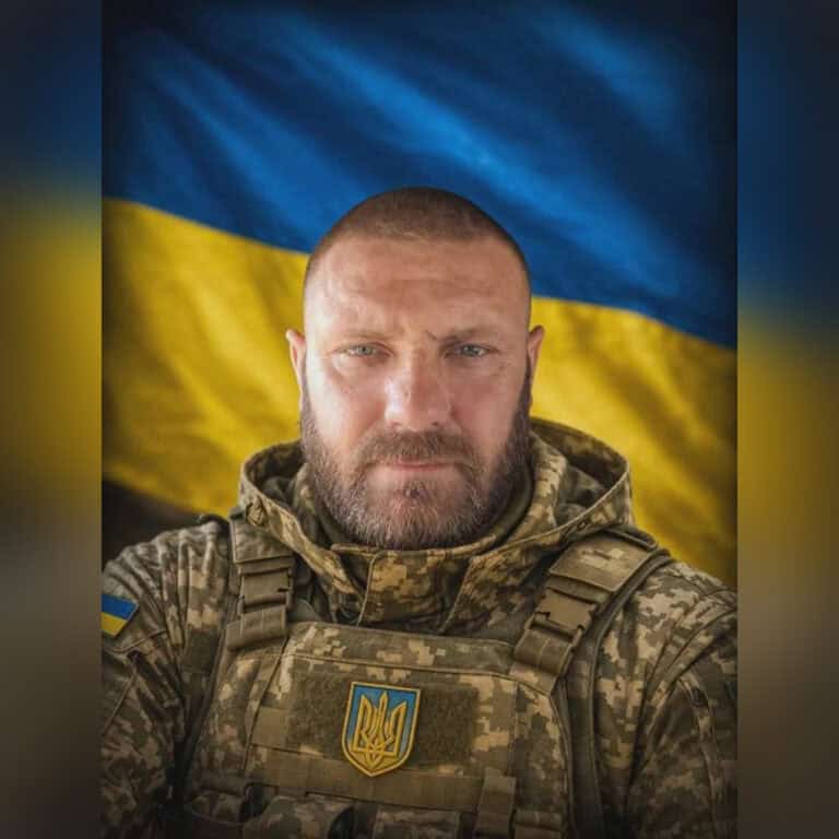 Вместе с подчинёнными выходил на задания: вспомним командира морской пехоты Сергея Марченко, который защищал Донетчину