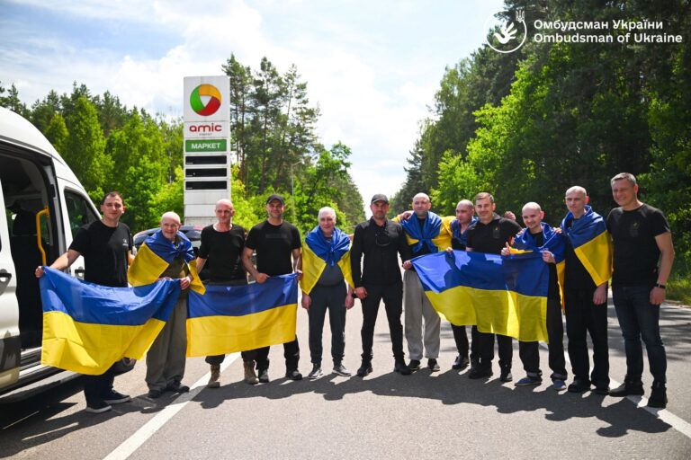 В Украину удалось вернуть семерых гражданских, которых оккупанты годами удерживали в плену (подробности)