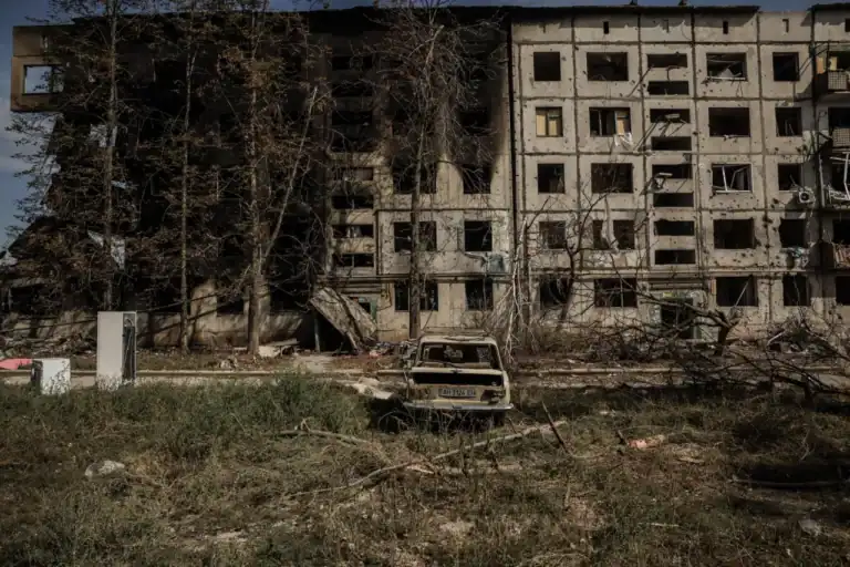 У Костянтинівці визнали знищеними багатоповерхівки за ще 29 адресами, у деяких — окремі квартири