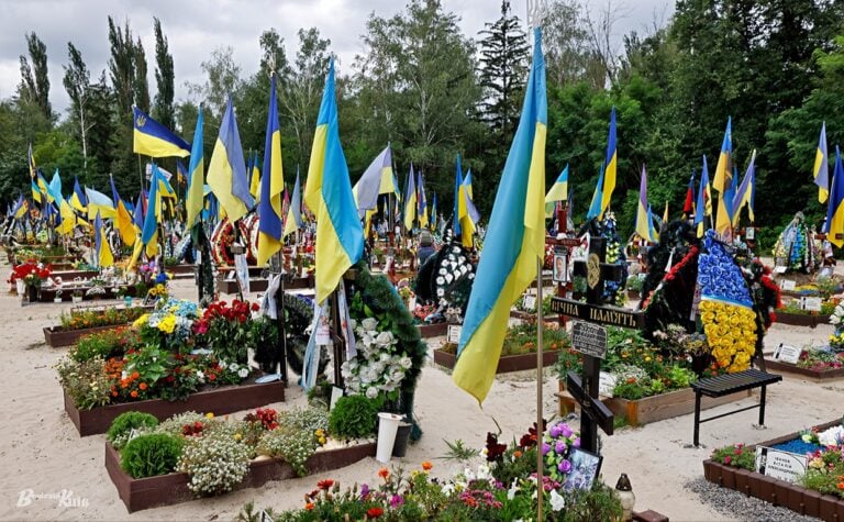 Селидівська громада зможе профінансувати памʼятники для 6 загиблих військових до 2028-го: скільки це коштуватиме