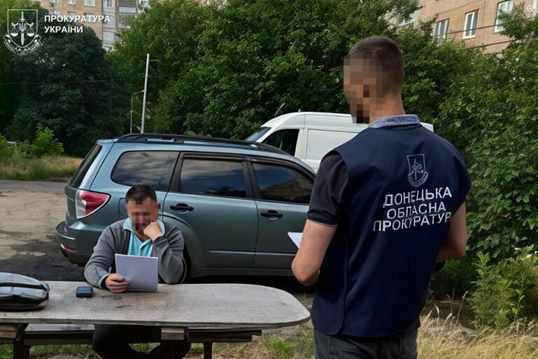 Посадовця Костянтинівської міськради підозрюють у переплаті за колючий дріт, він не вважає себе винним (ДЕТАЛІ)