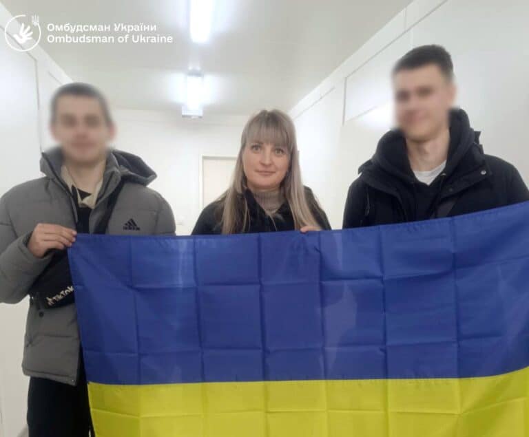 З окупації та Росії повернули десятьох молодих людей: їм від 18 до 19 років
