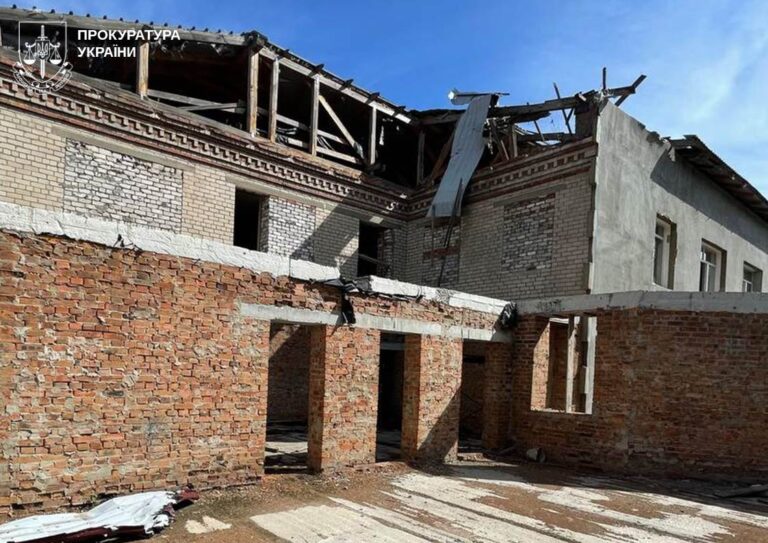 Ексдиректора “Будресурса” підозрюють в привласнені 6,8 млн грн на реконструкції дитсадка “Ластівка” у Святогірську (деталі)