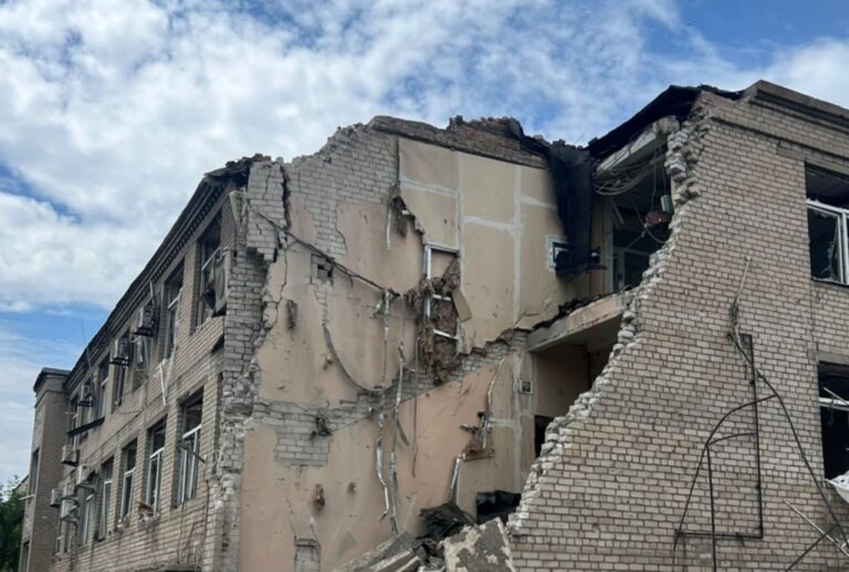 Одна людина загинула, ще четверо поранені через удари РФ по Дружківці 25 червня