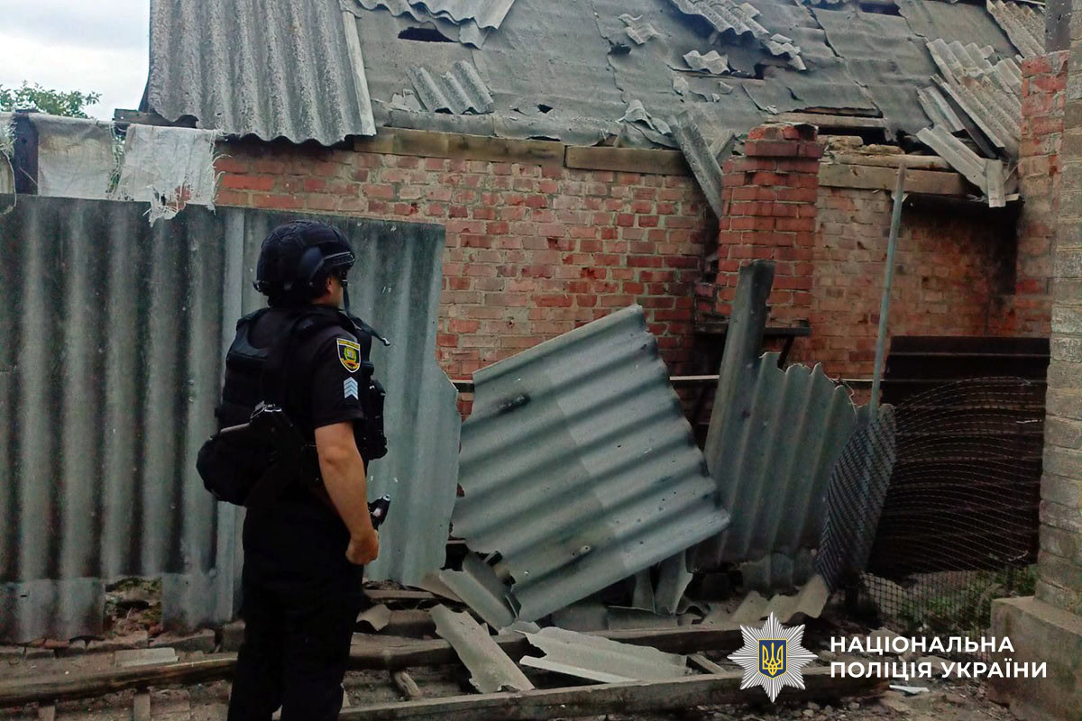 Пошкоджені будинки після російських ударів по Донеччині 29 червня, фото: поліція Донеччини
