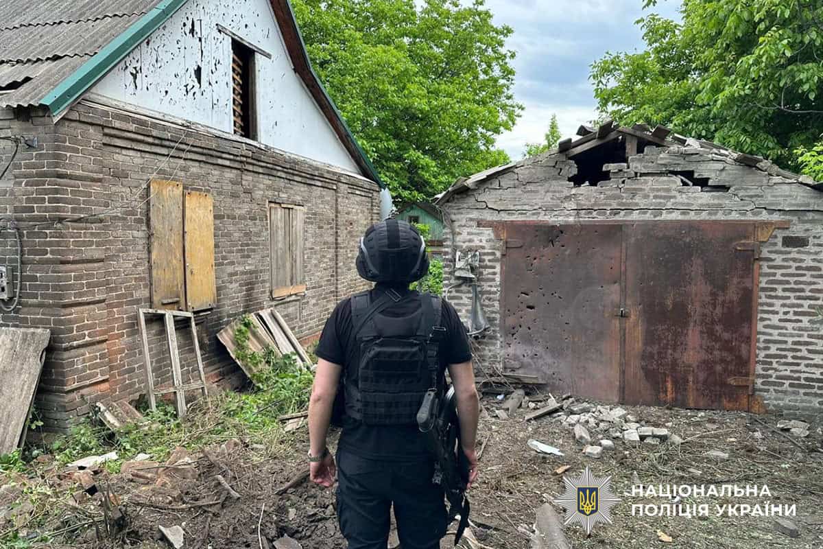 Российские военные обстреляли Краматорск дронами, повреждены дом и админздание