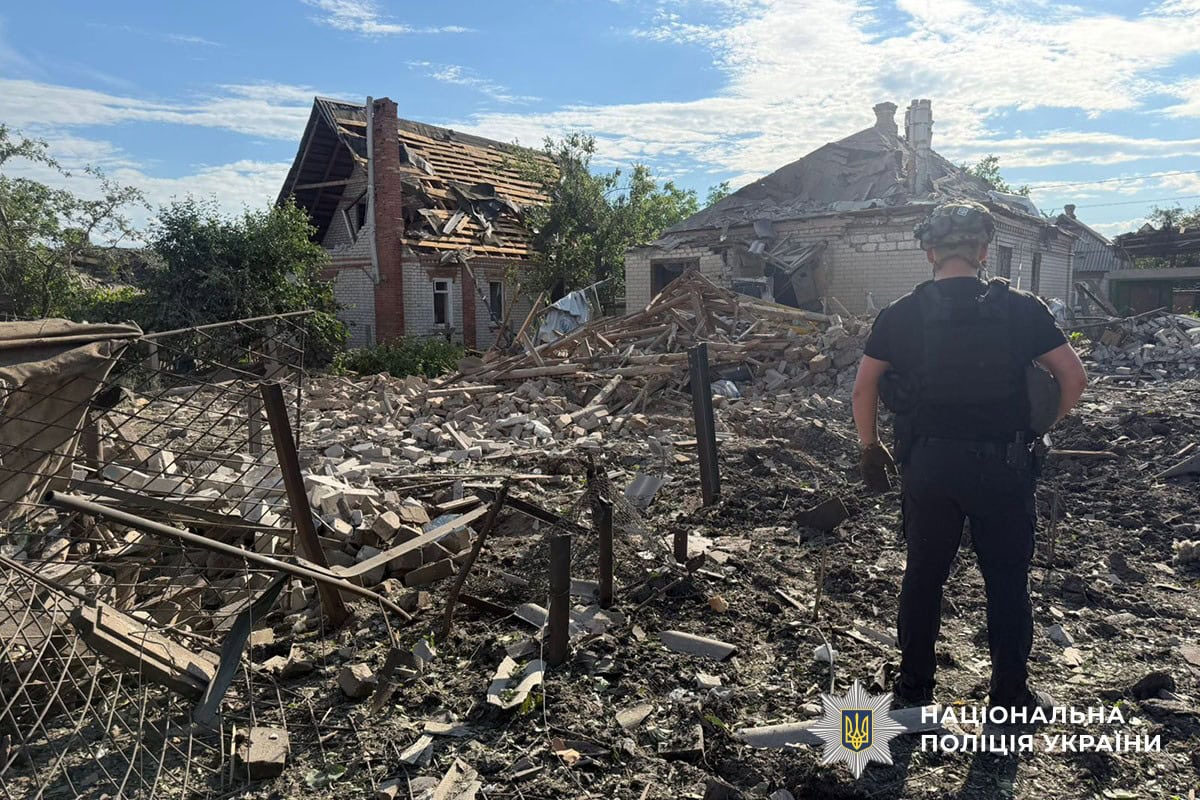 Последствия российского обстрела Славянска на Донетчине: повреждены жилые дома и гражданская инфраструктура