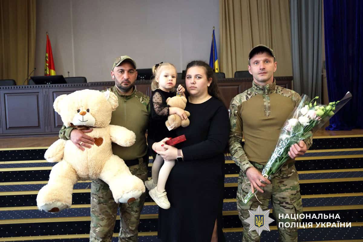 Поліціянта з Донеччини Івана Фесенка посмертно відзначили медаллю "Захисник Вітчизни"