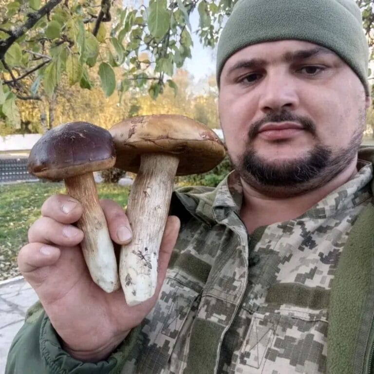 Пристрасно любив мотоцикли та готувати деруни: згадаймо Віктора Вавринюка, який боронив Харківщину