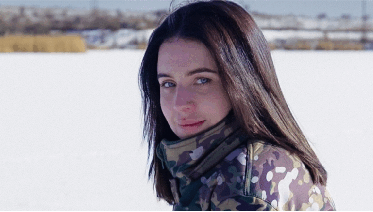 Покинула кино и стала военной: вспомним продюсершу и защитницу Викторию Боброву «Квитку»