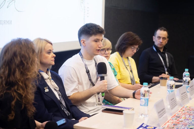 «Враги повсюду, но не все»: как в Украине ищут баланс между безопасностью и недоверием к людям из оккупированных территорий (тезисы дискуссии)