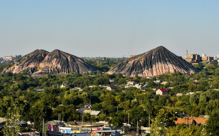 На окупованій частині Донеччини нібито почали видобуток корисних копалин із териконів