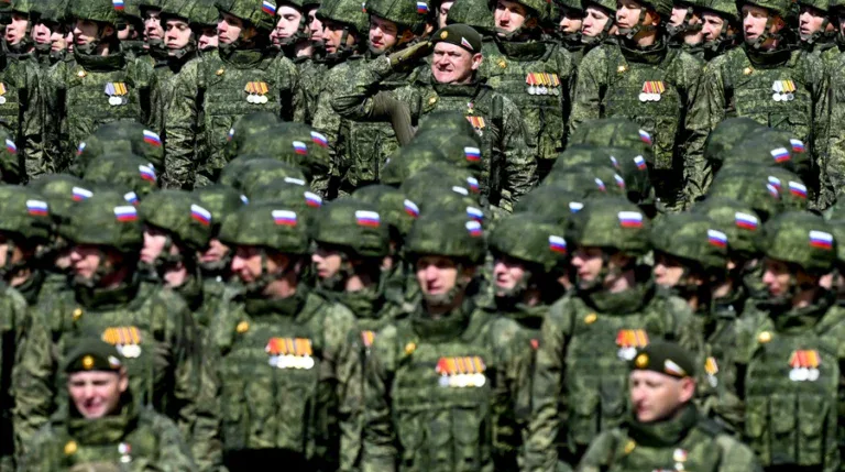 Лидер России Путин увеличил штатную численность армии ещё на 25 тысяч военных (подробности)