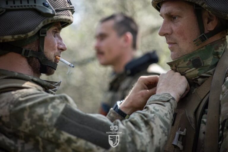 Чи може військо стати другим шансом? Що говорять колишні засуджені, командири та правозахисники про службу після звільнення