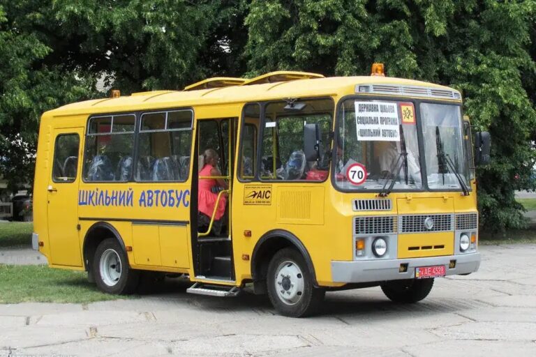 Черкасская громада передаст два школьных автобуса для нужд обороны в Славянске