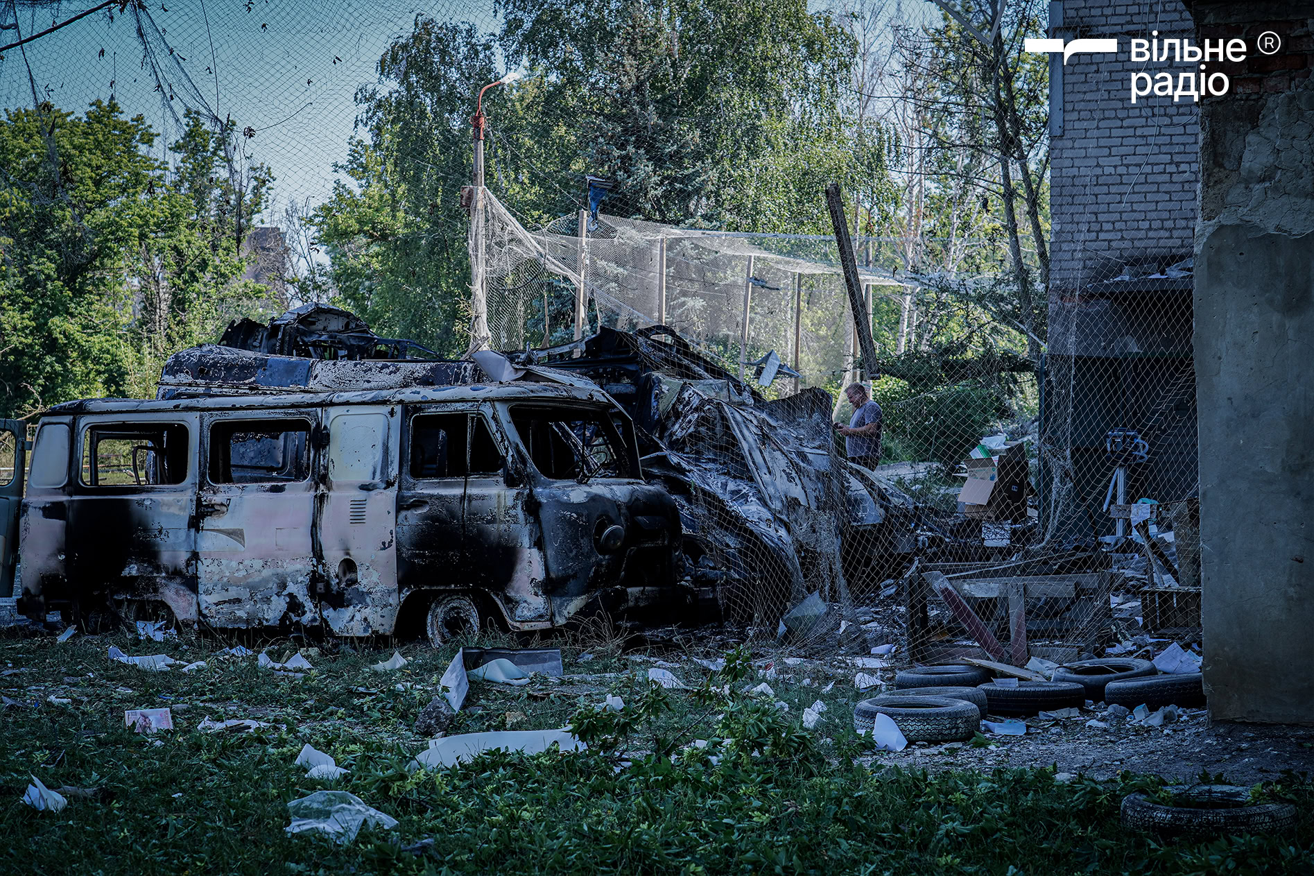 Пошкоджені житлові будинки Краматорська після удару дев’ятьма авіабомбами