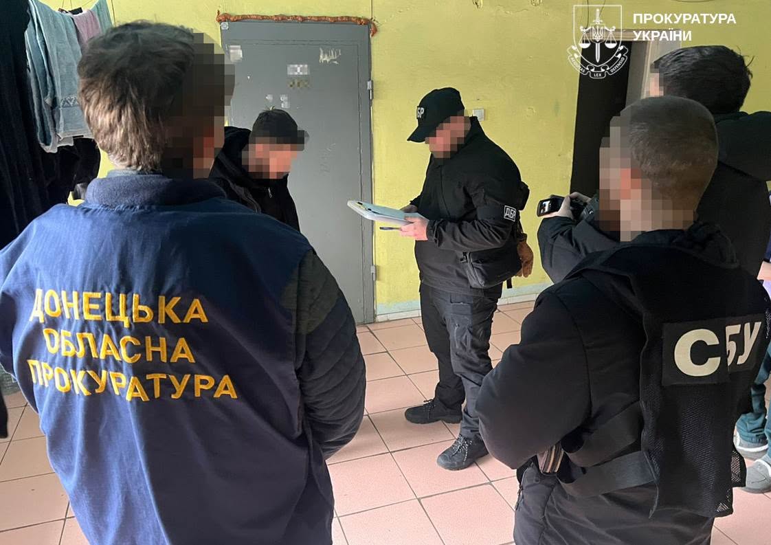 Канабіс, бойові гранати РГД-5 та Ф-1, вилучені у фігурантів справи про незаконний збут наркотиків і боєприпасів