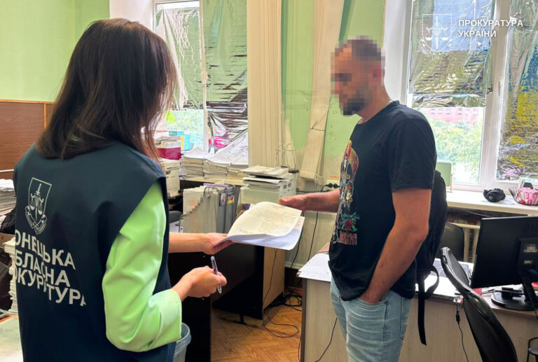 У Слов’янську затримали адвоката зі спільницею, яких підозрюють у продажі наркотиків: що відомо