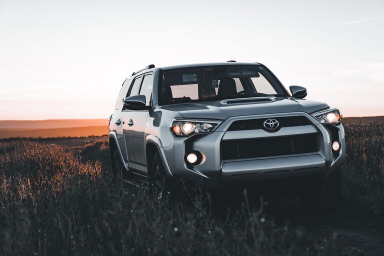 Что можно узнать об автомобилях Toyota до участия в торгах Copart