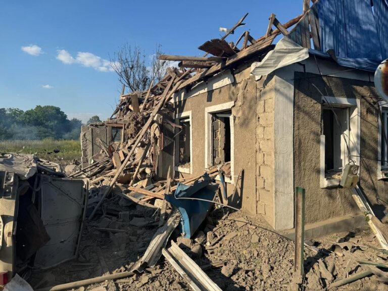 По меньшей мере 1 человек погиб и 2 получили ранения в результате ударов РФ по Александровке