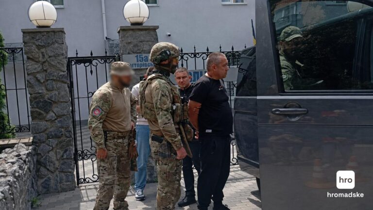 Комбрига 155 бригади Лучанова затримали: він став 10 підозрюваним у справі викрадення й вбивства цивільних на Київщині