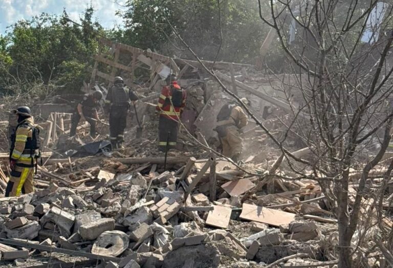 Росіяни вдарили по Ясній Поляні в Краматорській громаді: є поранені та загиблі