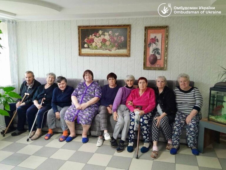 30 переселенців у геріатричних пансіонатах на Рівненщині залишили без виплат, — уповноважений з прав людини