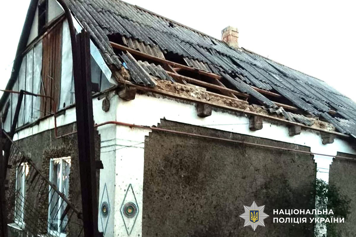 Поліція фіксує наслідки російських атак по житлових кварталах Донеччини 6 липня 2026 року.