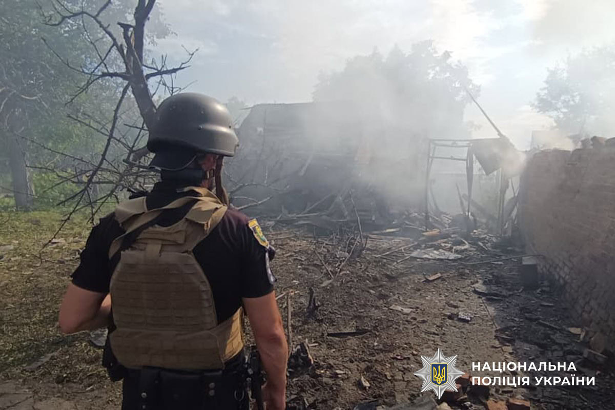 Наслідки удару РСЗВ Смерч по Ясній Поляні на Донеччині