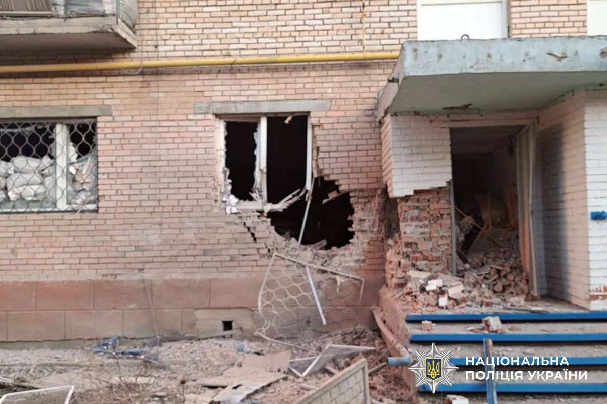 Пошкоджені багатоквартирні будинки у Краматорську після російської атаки