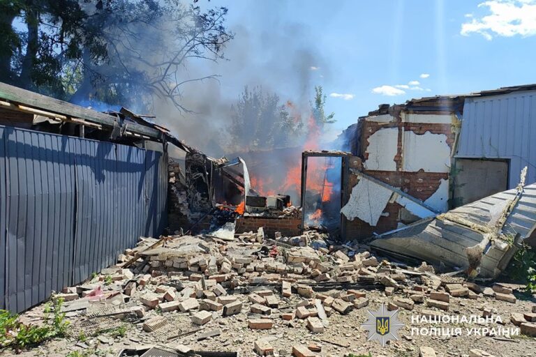 За добу на Донеччині поранені шестеро цивільних, найбільше — у Красноторці: як минуло 7 червня в регіоні (ЗВЕДЕННЯ)