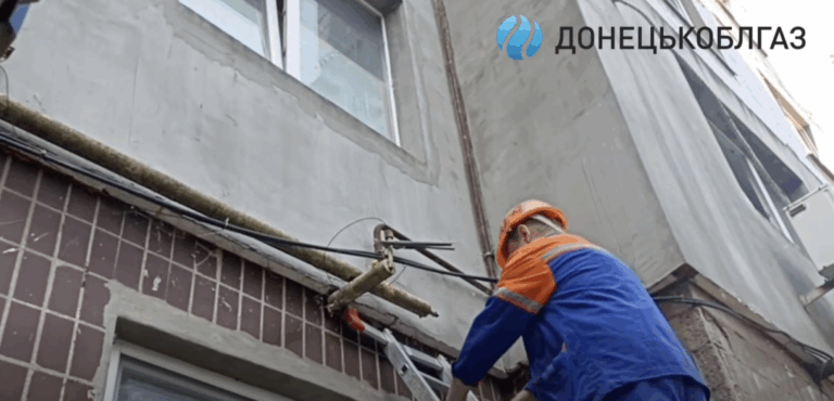 В Краматорске восстанавливают подачу газа в одном из микрорайонов после российской атаки: что уже сделали