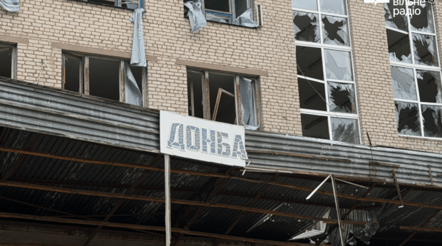 Усе у склі та уламках: наслідки удару по Краматорську 18 липня (фоторепортаж)