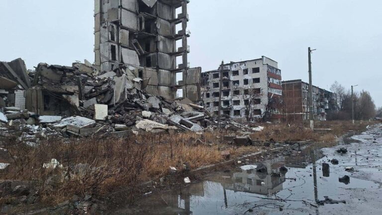 Российские захватчики используют Мирноград для запуска дронов и установки ретрансляторов: что известно