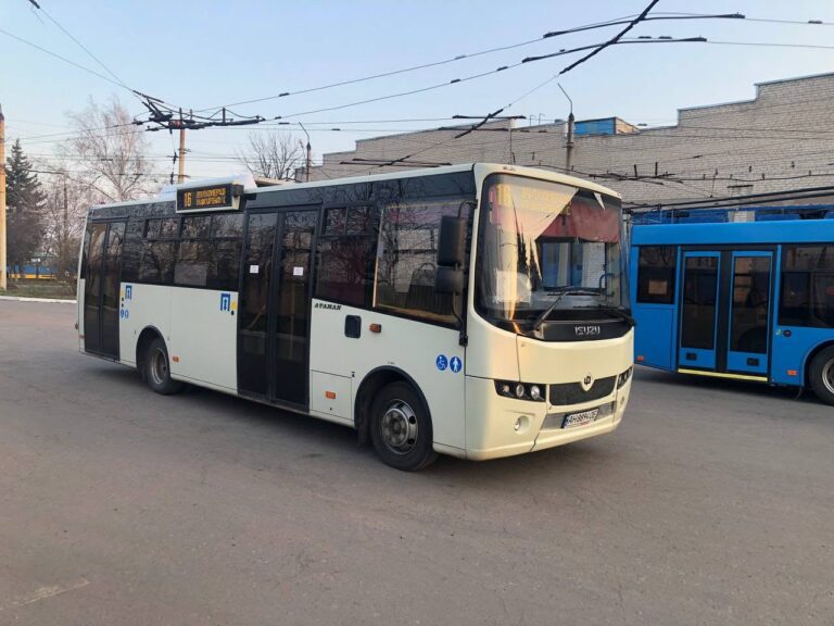 У Краматорську тимчасово змінили рух шести маршрутів громадського транспорту: на яких вулицях