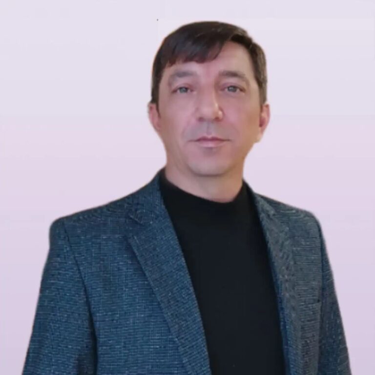 “Директор” школи в окупованому Кальчику заочно отримав 3 роки тюрми за запровадження російських освітніх стандартів