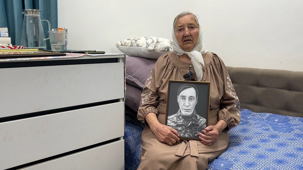 Переселенка з Донеччини облаштувала дитячий майданчик на Рівненщині — у памʼять про загиблого на війні сина